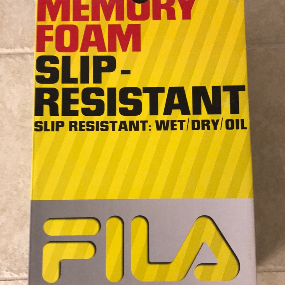 Brand new Men’s Fila memory foam size 11 shoes